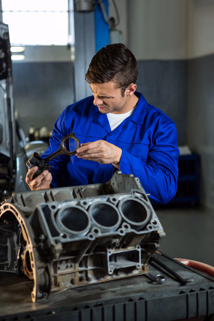 mechanic working engine_1170 1544